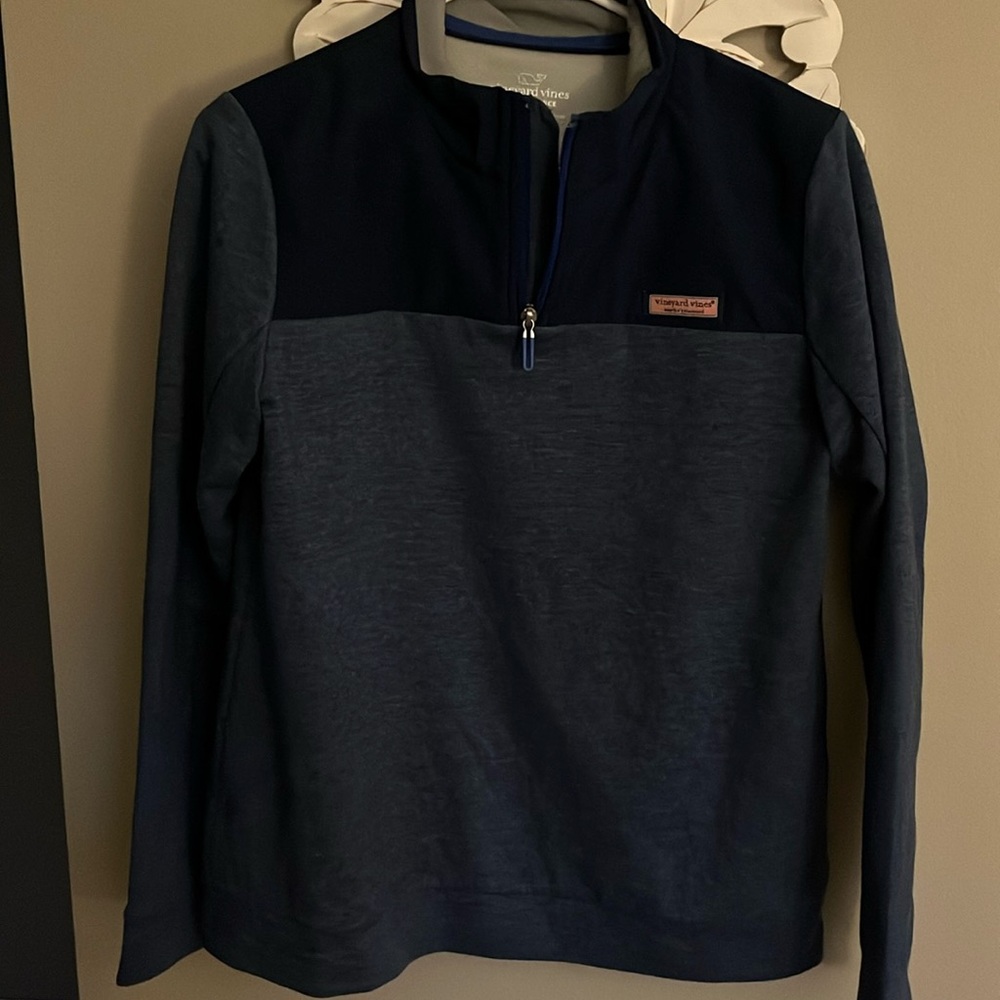 Vineyard vines performance sweater. Good condition